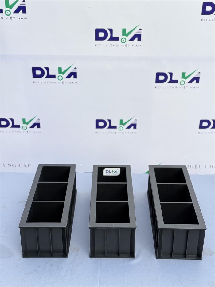 KHUÔN ĐÚC MẪU VỮA 100X100X100 MM BẰNG NHỰA